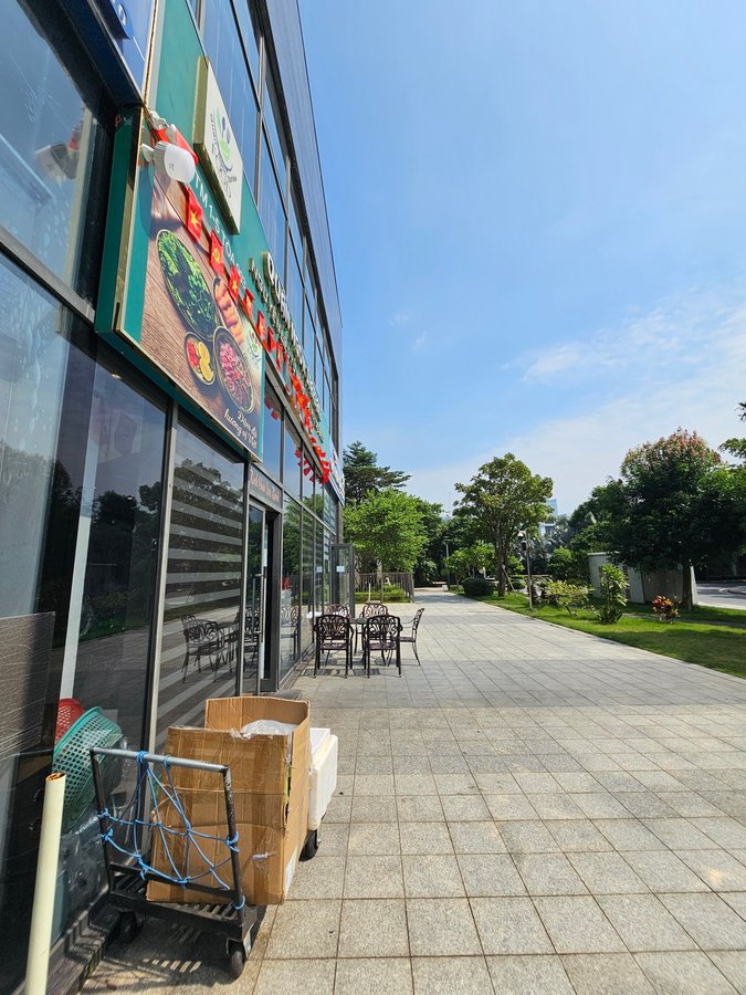 BÁN SHOPHOUSE CHÂN ĐẾ CHUNG CƯ KĐT STARLAKE TÂY HỒ TÂY MẶT TIỀN 10M CỰC HIẾM