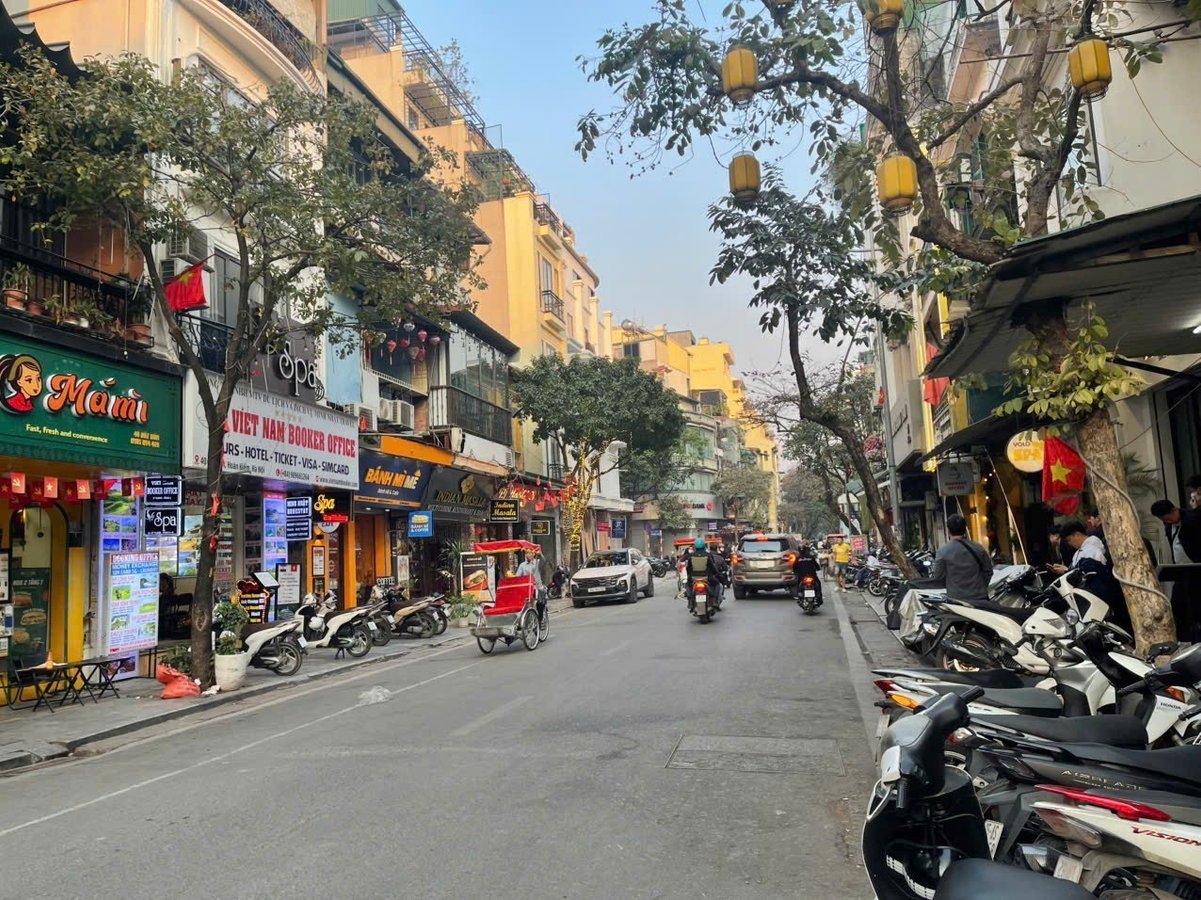 Bán nhà mặt phố Hoàn Kiếm Hà Nội (1 mặt phố hà hỏa và 1 mặt phố Bát Đàn)